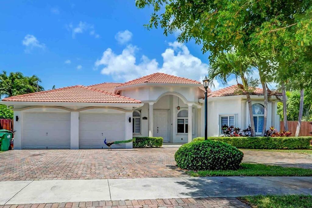 Beautiful house + heated pool/17 guest,básquetball Cutler Bay Exterior foto